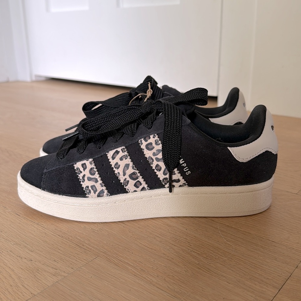 Women’s Adidas Campus NWT